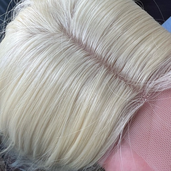 Closure front Mesh 32 Inch Light Blonde Long Wig - Picture 3 of 8